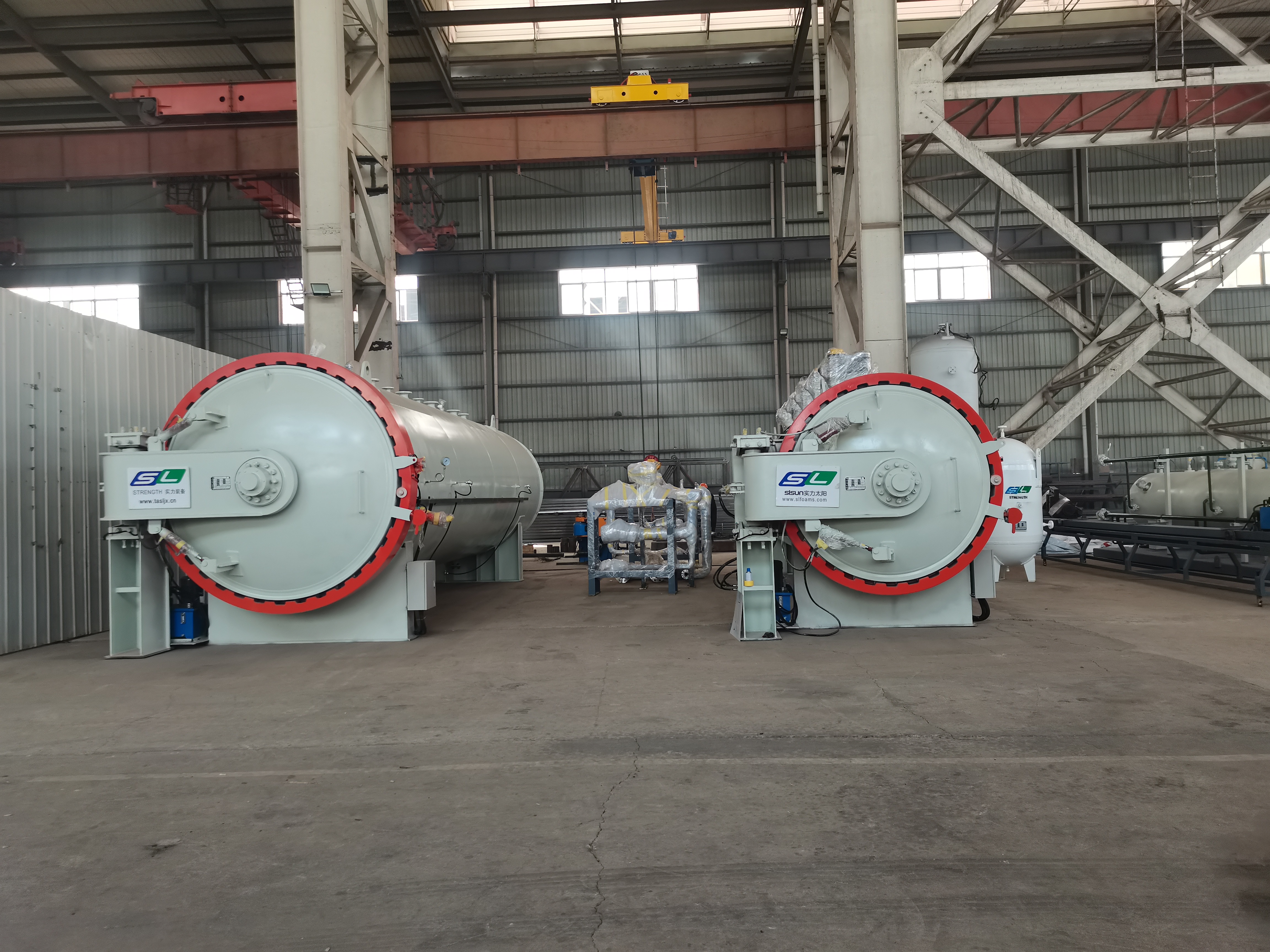 DN2000、DN2400兩臺新材料熱壓罐發(fā)往江蘇